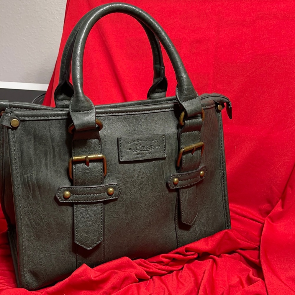 G.H.BASS & CO